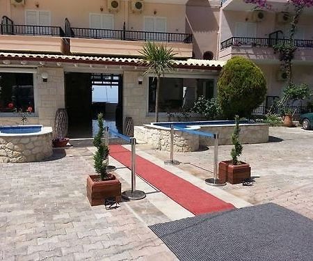 Coralli Holidays Loutra  Exterior photo