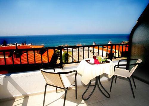 Coralli Holidays Loutra  Exterior photo